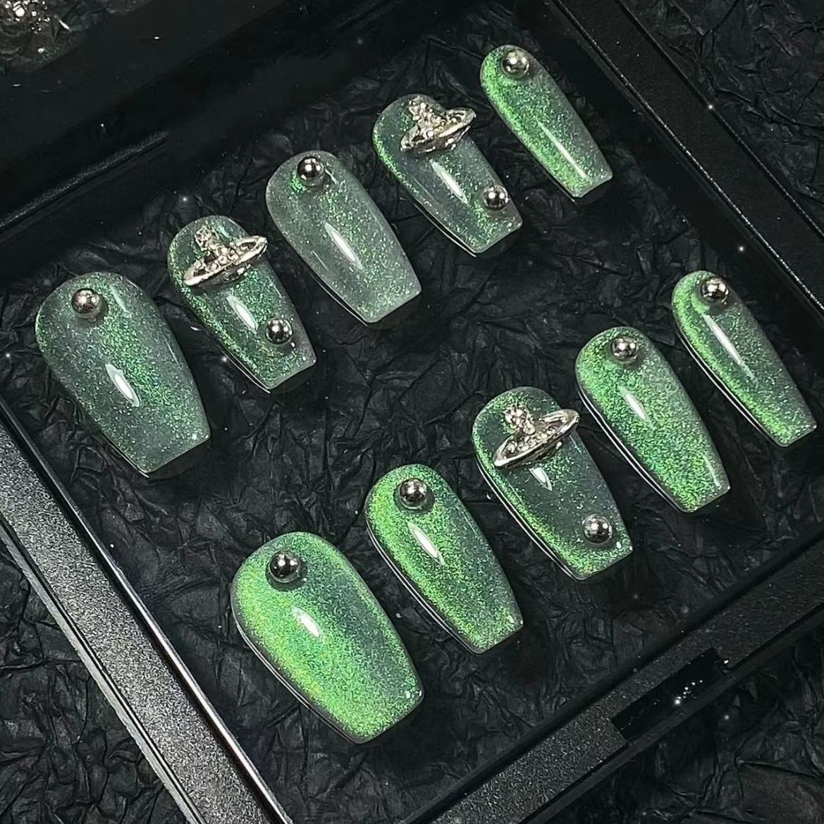 Designer: PinPin 1417.Handmade nails Press on Nails DIY Nail Art for woman girl Short green Metal