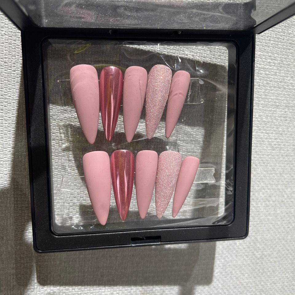 Designer: PinPin 5001.Handmade nails Press on Nails DIY Nail Art for woman girl Long Almond pink