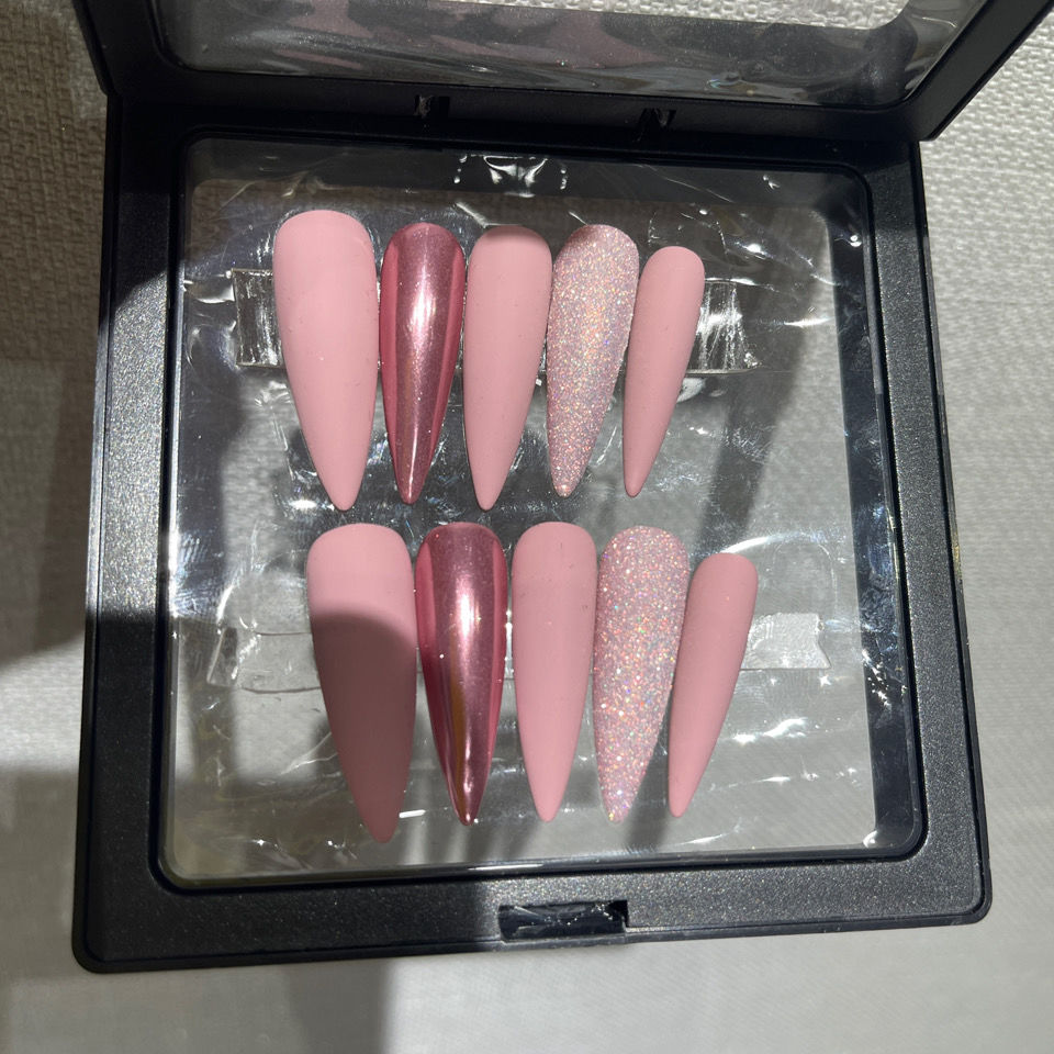 Designer: PinPin 5001.Handmade nails Press on Nails DIY Nail Art for woman girl Long Almond pink