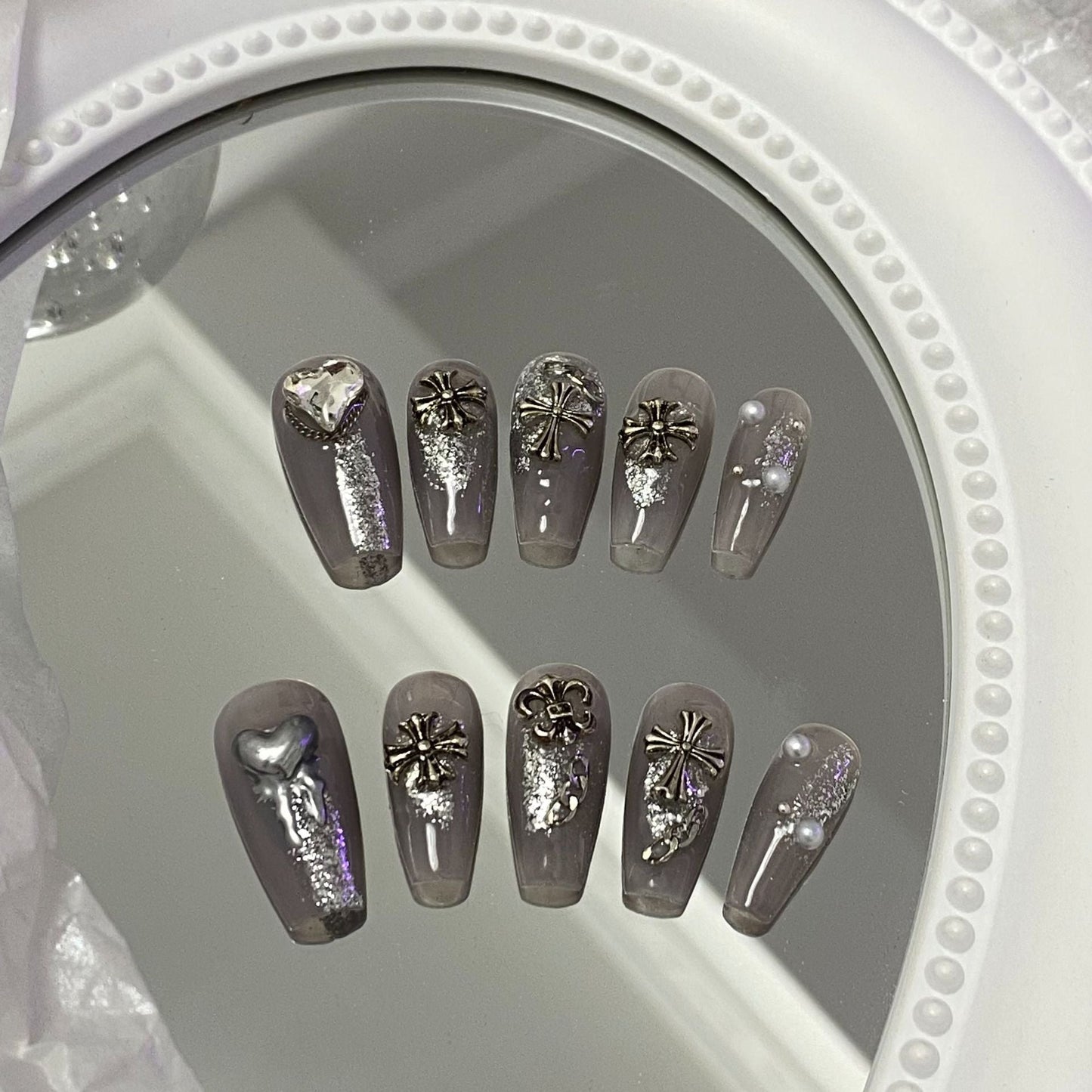 Designer: MaoMao.Handmade Nail Designs Press on Nails DIY Nail Art for woman girl