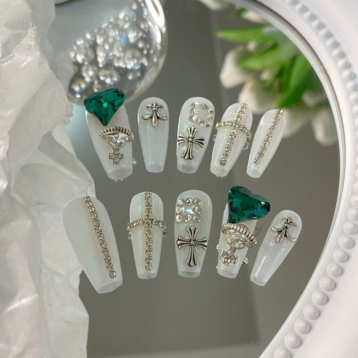 Designer: MaoMao.Handmade Nail Designs Press on Nails DIY Nail Art for woman girl