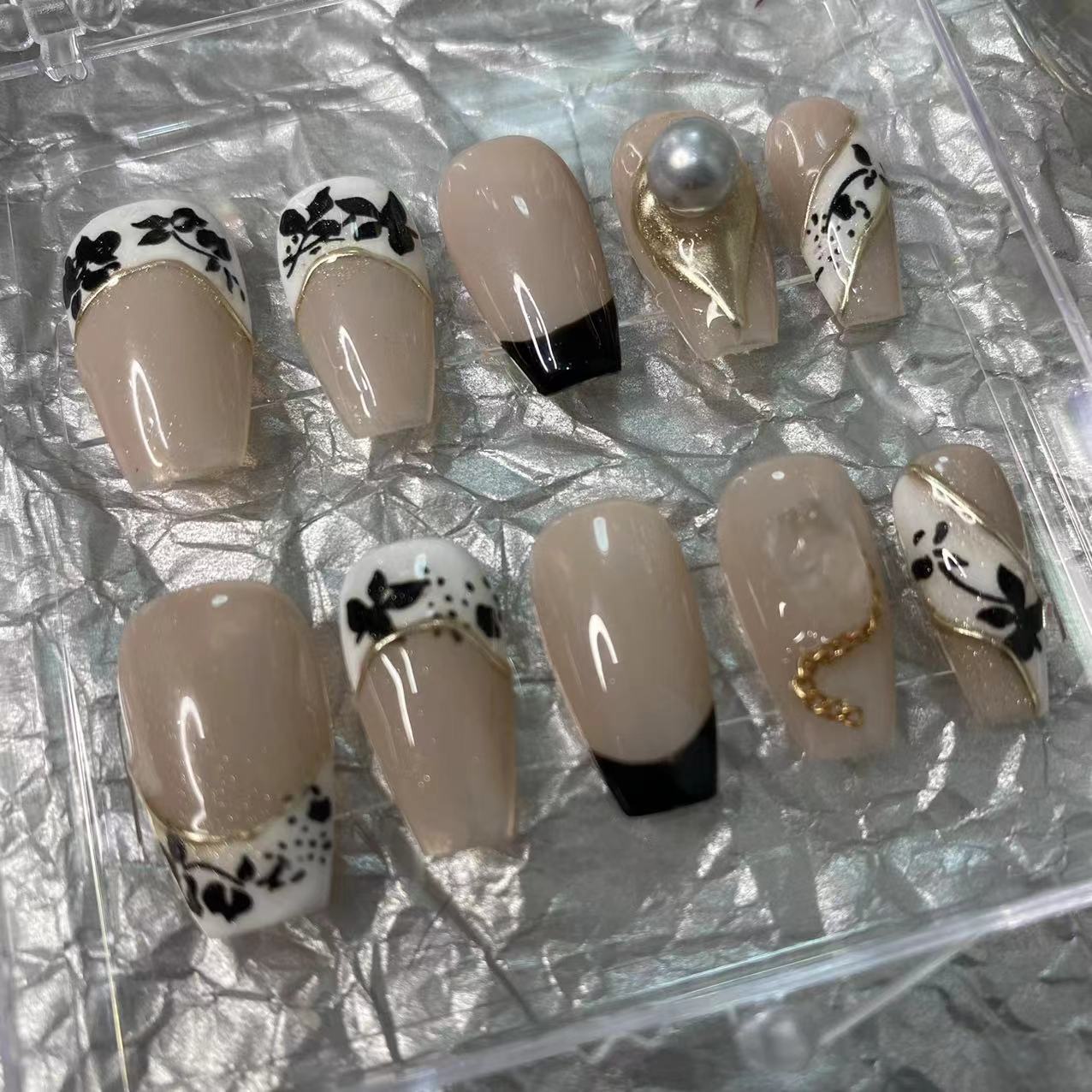 Designer: MaoMao.Handmade Nail Designs Press on Nails DIY Nail Art for woman girl