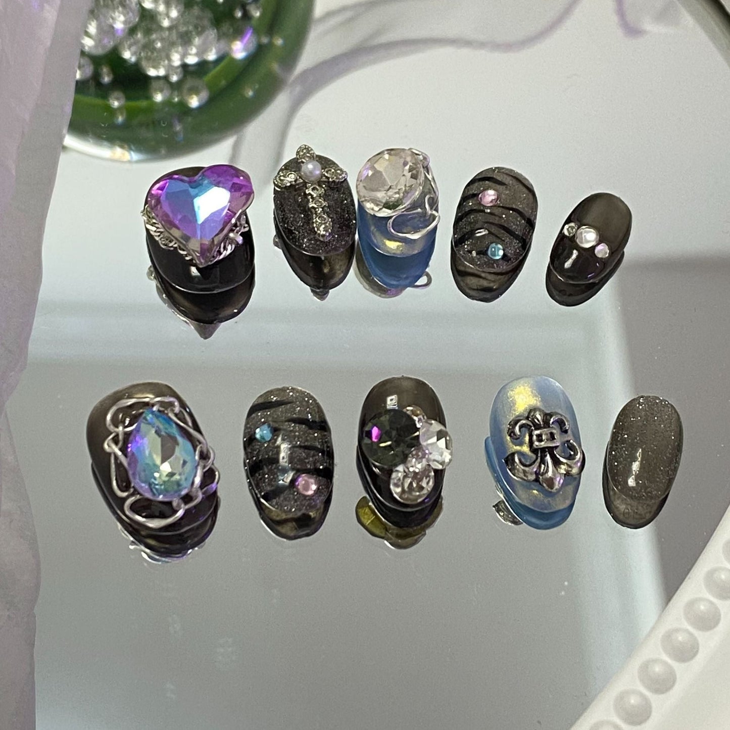 Designer: MaoMao.Handmade Nail Designs Press on Nails DIY Nail Art for woman girl