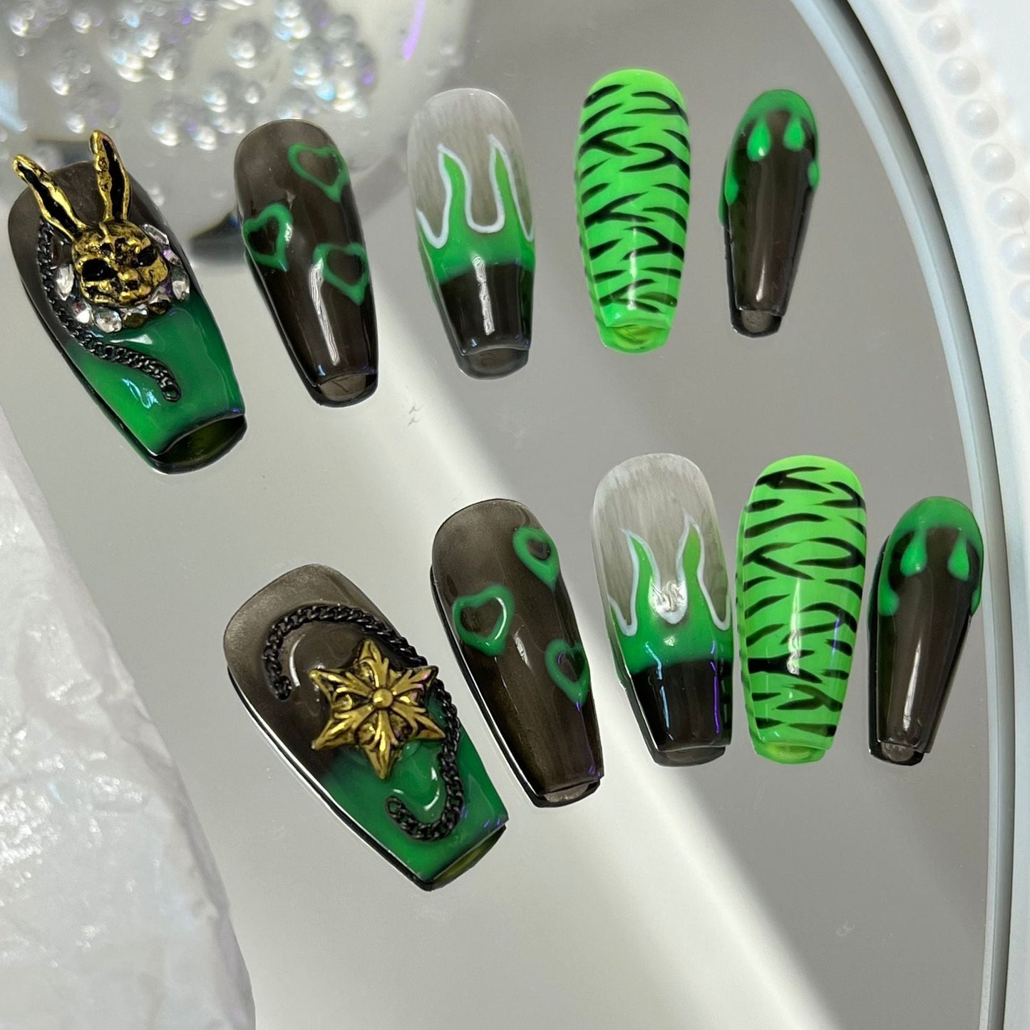 Designer: MaoMao.Handmade Nail Designs Press on Nails DIY Nail Art for woman girl