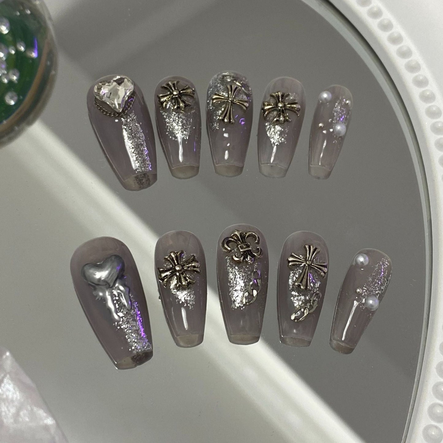 Designer: MaoMao.Handmade Nail Designs Press on Nails DIY Nail Art for woman girl