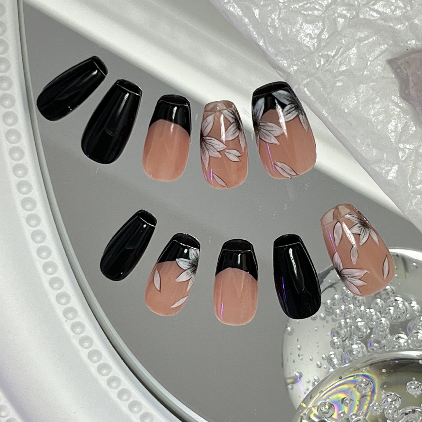 Designer: MaoMao.Handmade Nail Designs Press on Nails DIY Nail Art for woman girl