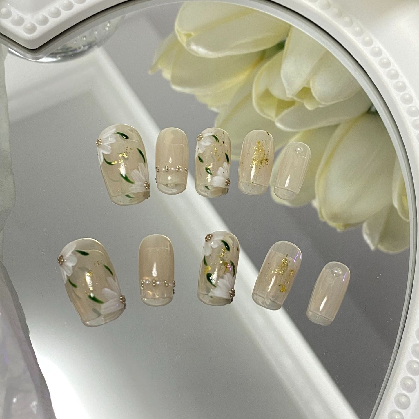 Designer: MaoMao.Handmade Nail Designs Press on Nails DIY Nail Art for woman girl