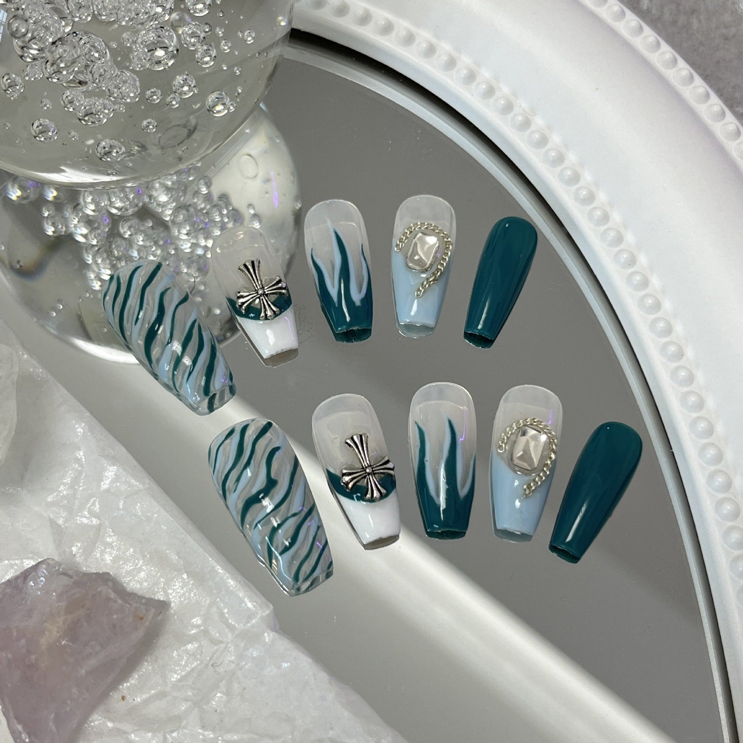 Designer: MaoMao.Handmade Nail Designs Press on Nails DIY Nail Art for woman girl