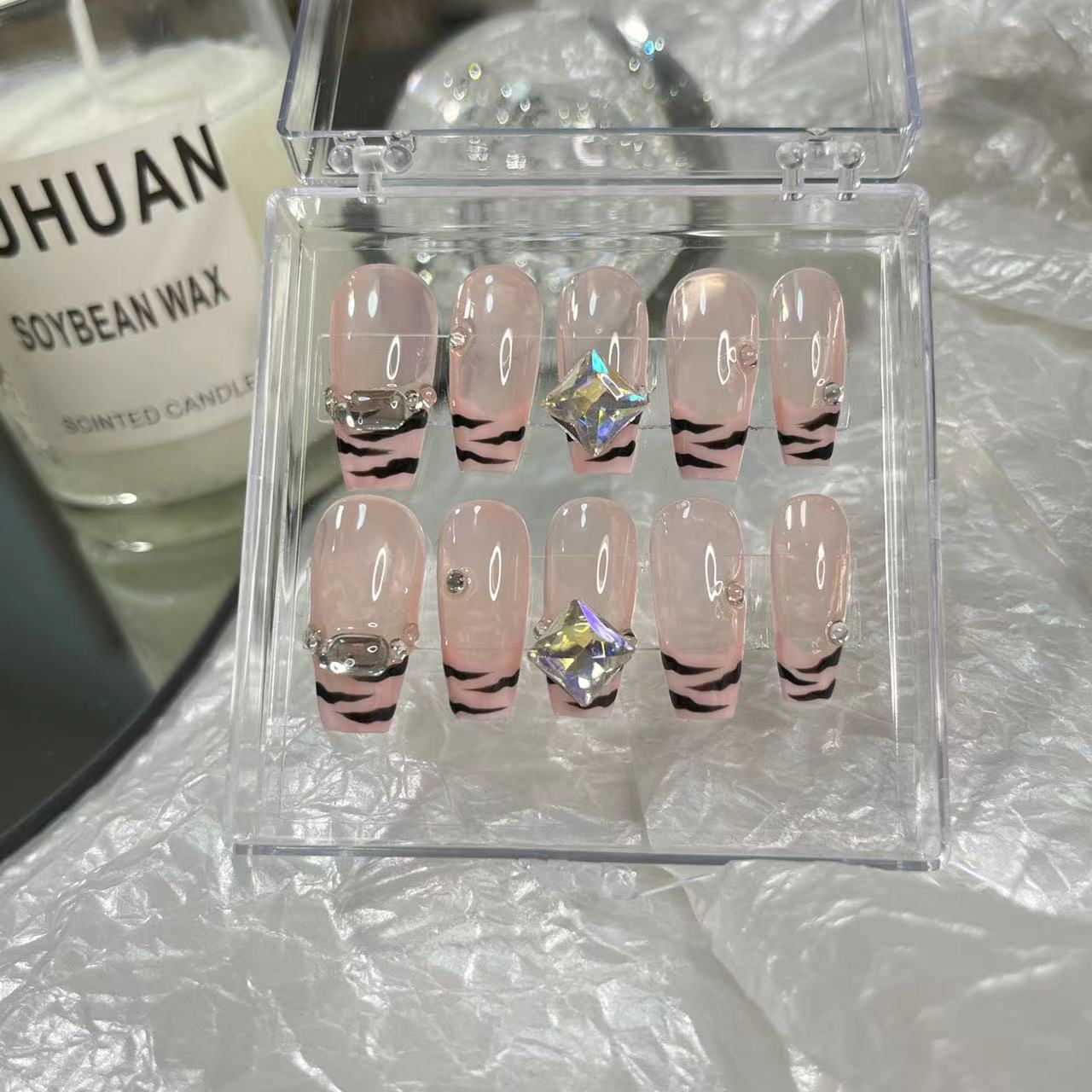 Designer: MaoMao.Handmade Nail Designs Press on Nails DIY Nail Art for woman girl