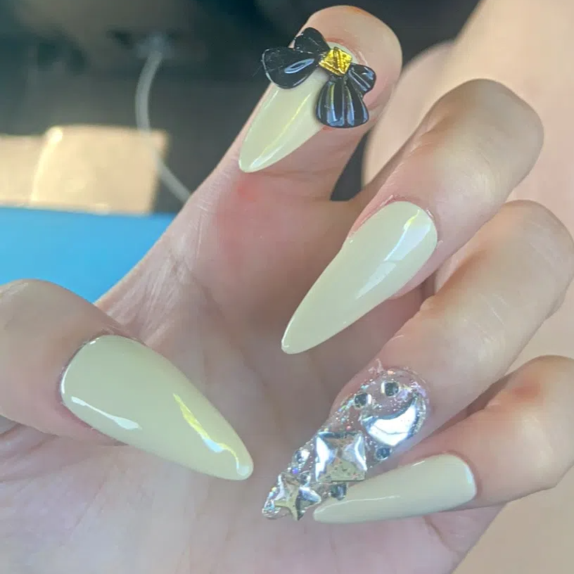 Designer: DuoDuo 1615.Handmade nails Press on Nails DIY Nail Art for woman girl Long Almond white