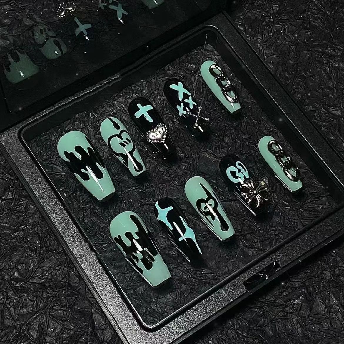 Designer: PinPin 1403.Handmade nails Press on Nails DIY Nail Art for woman girl Long Coffin green black Metal