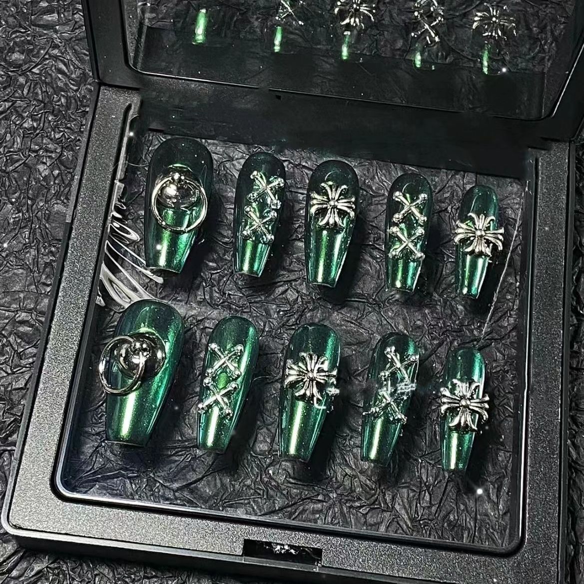 Designer: PinPin 1423.Handmade nails Press on Nails DIY Nail Art for woman girl green Coffin Long Metal