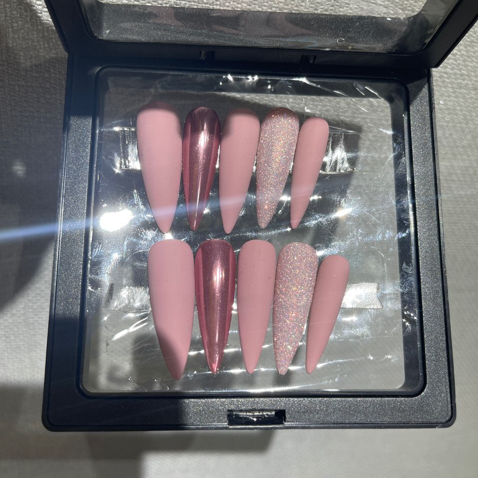 Designer: PinPin 5001.Handmade nails Press on Nails DIY Nail Art for woman girl Long Almond pink