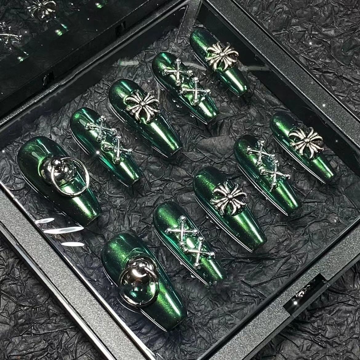 Designer: PinPin 1423.Handmade nails Press on Nails DIY Nail Art for woman girl green Coffin Long Metal