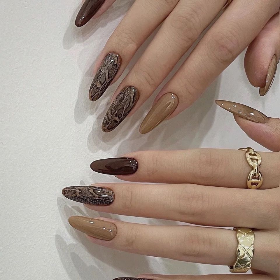 Designer: DuoDuo 2019.Handmade nails Press on Nails DIY Nail Art for woman girl Almond Long