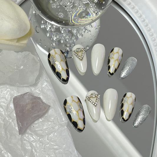Designer: MaoMao.Handmade Nail Designs Press on Nails DIY  Nail Art for woman girl