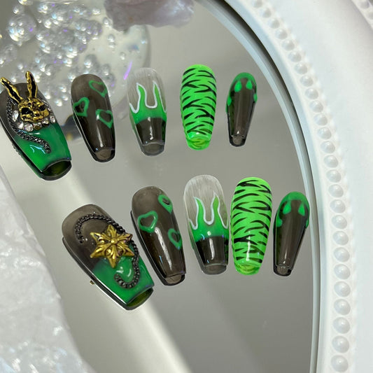 Designer: MaoMao.Handmade Nail Designs Press on Nails DIY  Nail Art for woman girl