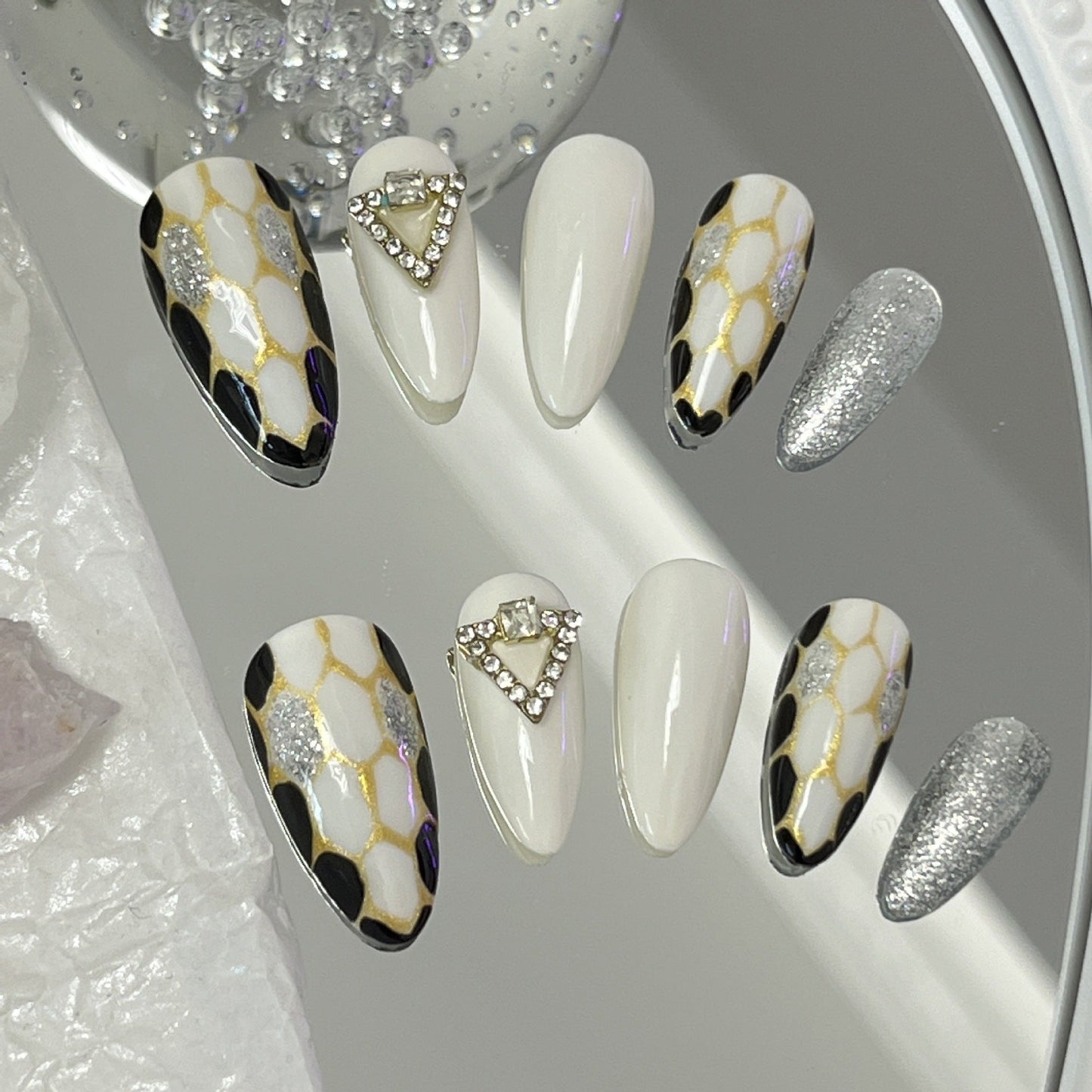 Designer: MaoMao.Handmade Nail Designs Press on Nails DIY  Nail Art for woman girl