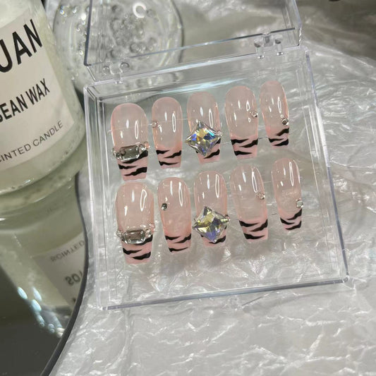 Designer: MaoMao.Handmade Nail Designs Press on Nails DIY  Nail Art for woman girl