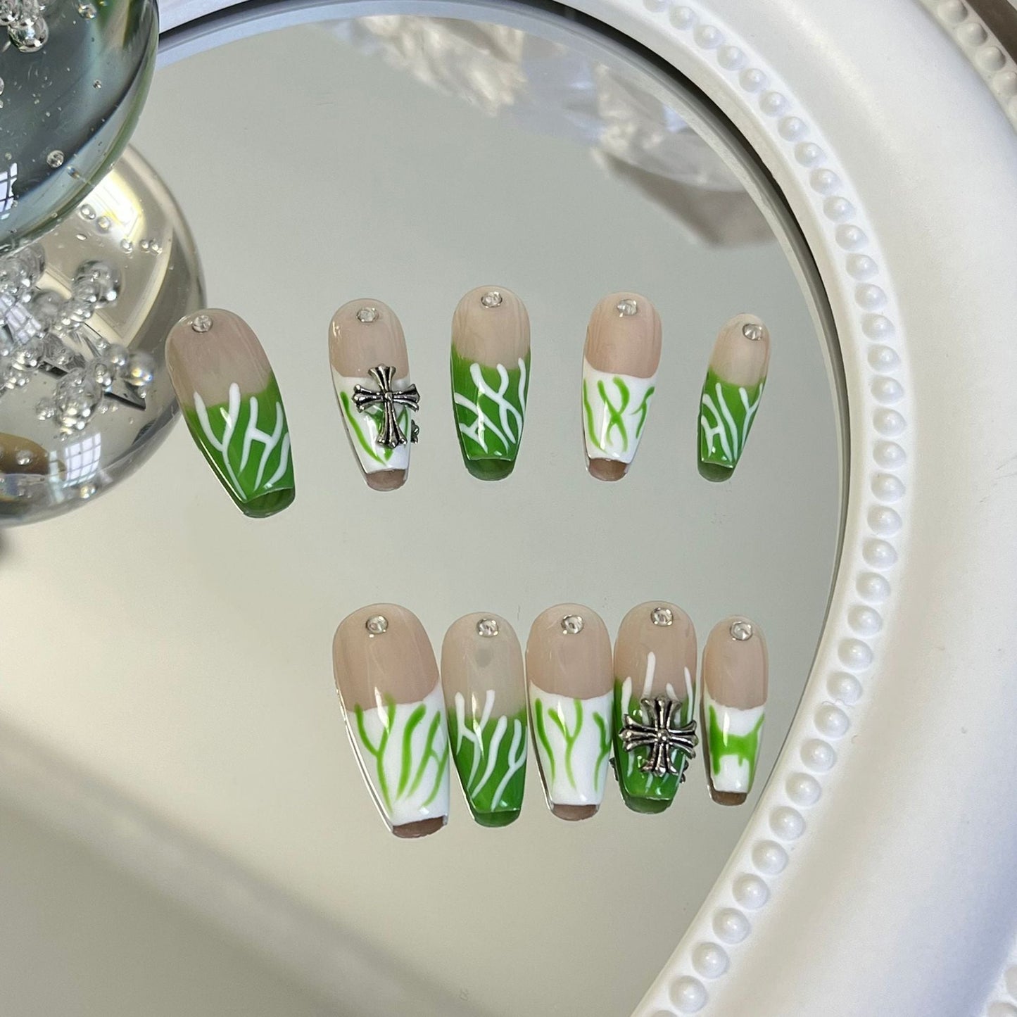 Designer: MaoMao.Handmade Nail Designs Press on Nails DIY  Nail Art for woman girl