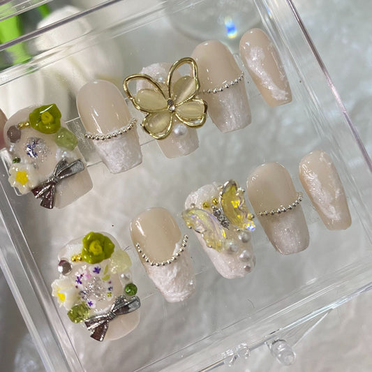 Designer: MaoMao.Handmade Nail Designs Press on Nails DIY  Nail Art for woman girl