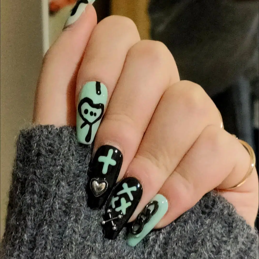 Designer: PinPin 1403.Handmade nails Press on Nails DIY Nail Art for woman girl Long Coffin green black Metal