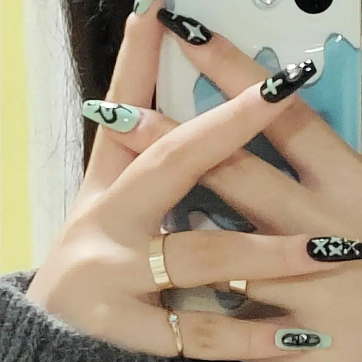 Designer: PinPin 1403.Handmade nails Press on Nails DIY Nail Art for woman girl Long Coffin green black Metal