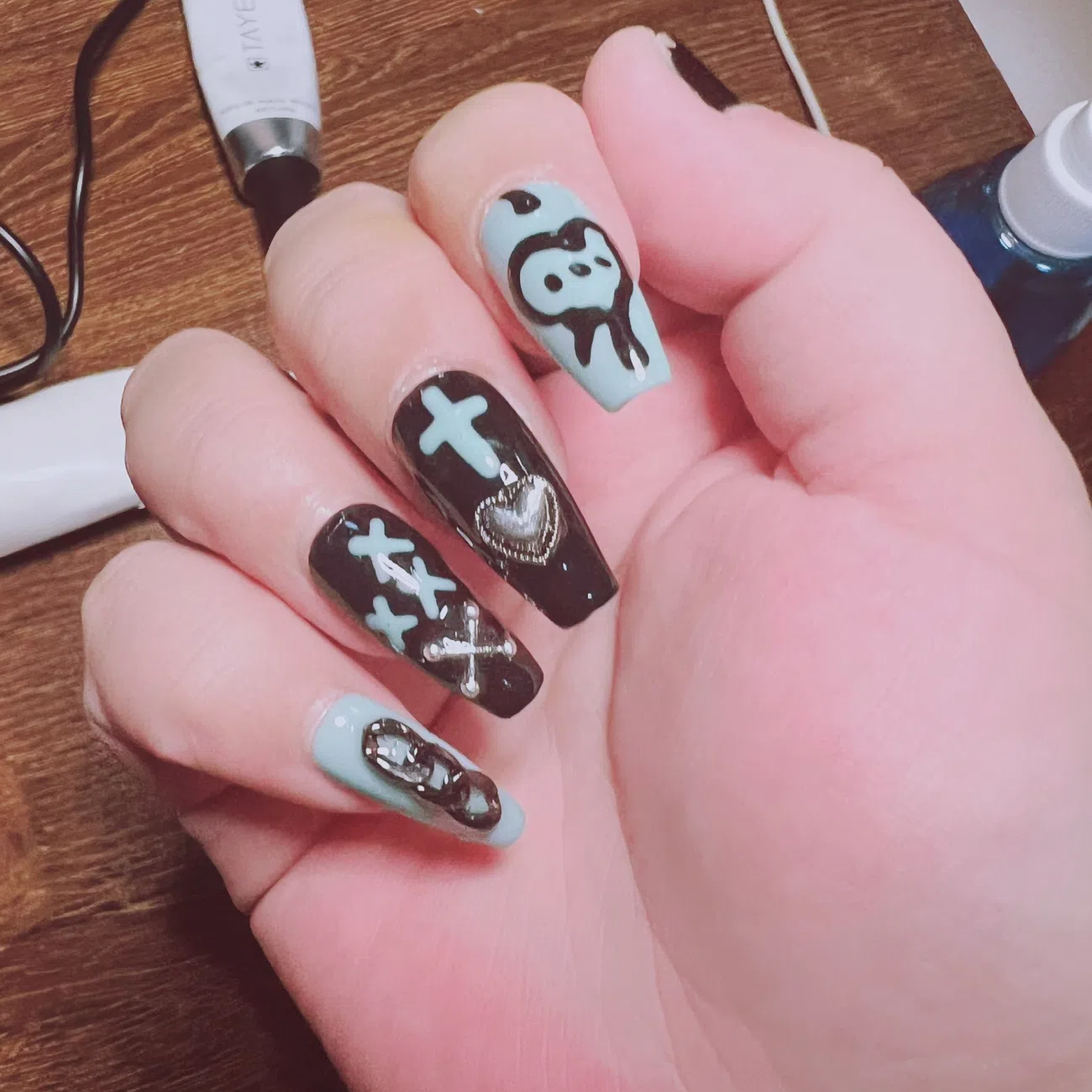 Designer: PinPin 1403.Handmade nails Press on Nails DIY Nail Art for woman girl Long Coffin green black Metal