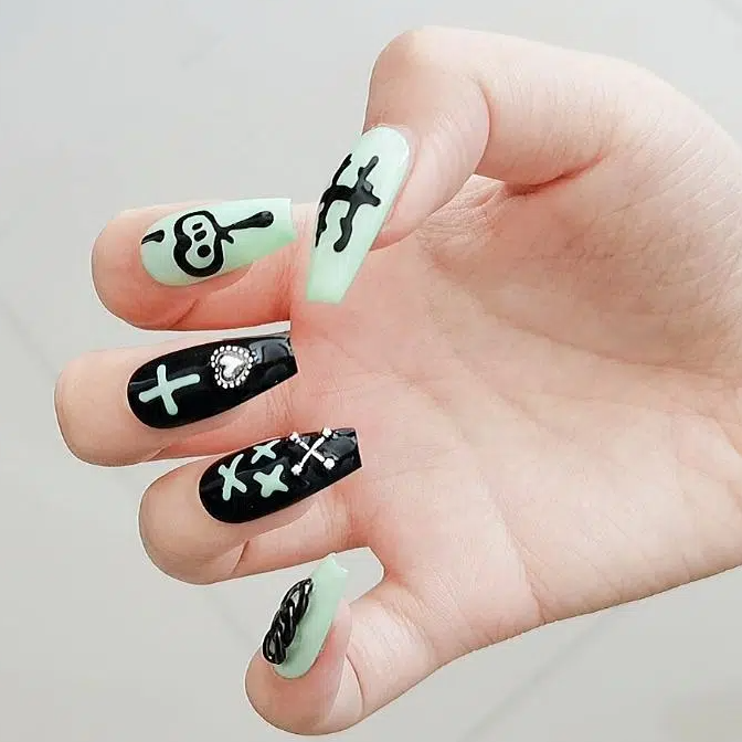 Designer: PinPin 1403.Handmade nails Press on Nails DIY Nail Art for woman girl Long Coffin green black Metal