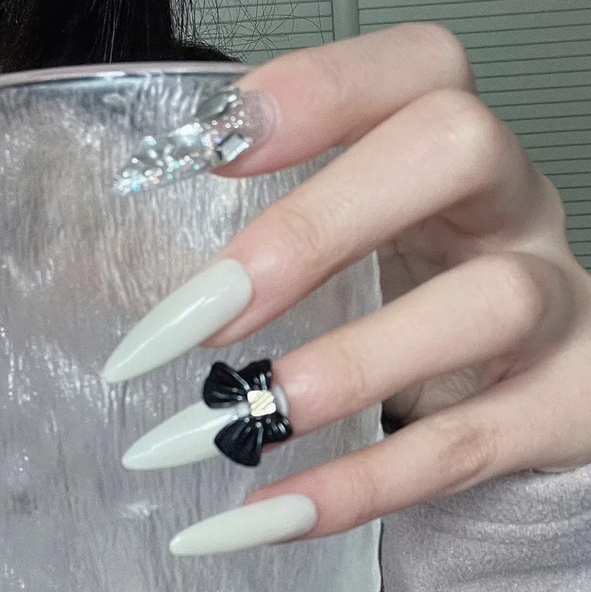 Designer: DuoDuo 1615.Handmade nails Press on Nails DIY Nail Art for woman girl Long Almond white